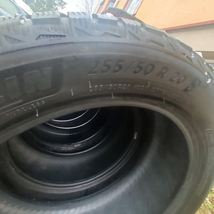 255 50 20 Michelin X.Ice North 4 (3 foto / 4)