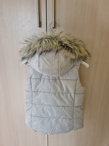 Vest H&M suurus 110/116 (2 foto / 3)