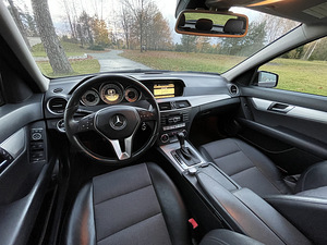 Mercedes-Benz C 220 Avantgarde (13 foto / 15)