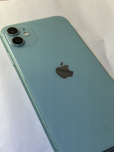 iPhone 11 64гб (1 фото из 2)