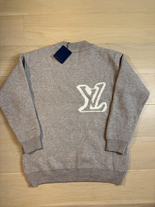 Louis Vuitton Sweather (2 foto / 6)