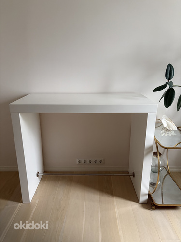 Beautiful stylish table (bar table) in perfect condition