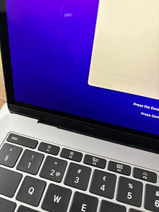 Macbook pro 2017 (3 foto / 7)