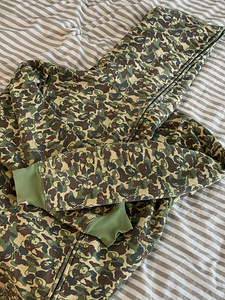A Bathing Ape x KAWS толстовка на молнии | Размер L (2 фото из 10)