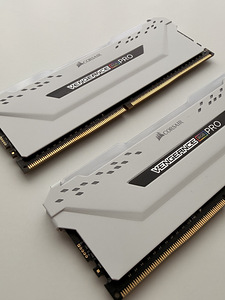 CORSAIR VENGEANCE RGB PRO 16Gb DDR4 3600MHz (5 foto / 8)