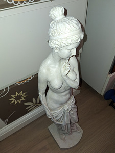 Afrodite patsas (2 valokuva sivusta 5)