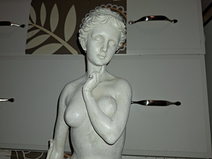 Afrodite patsas (4 valokuva sivusta 5)
