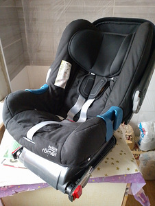 Britax-Römer beebitool + IsoFix kinnitus (1 foto / 5)