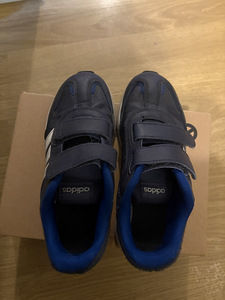 Adidas tossud poistele (2 foto / 3)