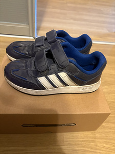 Adidas tossud poistele (3 foto / 3)