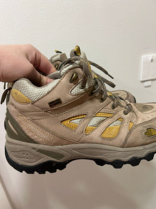 The North Face matkajalatsid – mugavad (1 valokuva sivusta 3)