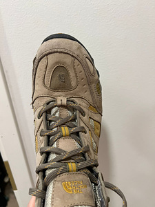 The North Face matkajalatsid – mugavad (3 valokuva sivusta 3)