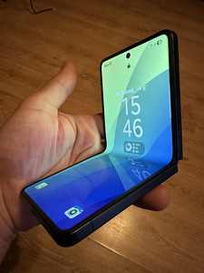 Продам Samsung Galaxy Z Flip 7 (1 фото из 6)