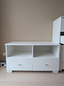 Valge TV-alus sahtlitega (laius 100 cm) heas korras! (1 foto / 3)