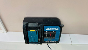 Laadija Makita DC18SD (3 foto / 3)