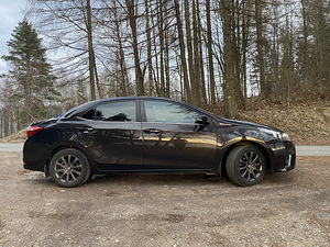 Toyota Corolla (3 foto / 8)