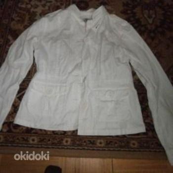 Красивая белая куртка M (фото #1)