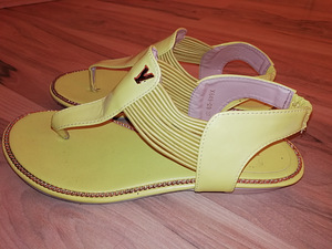 Stiilsed kollased sandaalid, 37