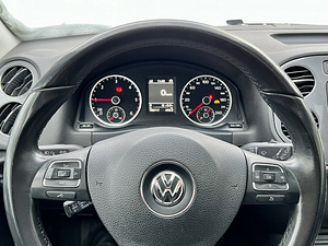 Volkswagen Tiguan Highline (14 foto / 15)