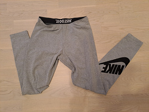 Nike puuvillased retuusid, M (1 foto / 3)