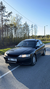Opel Vectra (4 фото из 11)