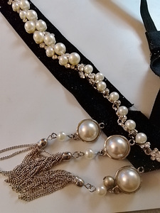Musta kangas kaulakoru valkoisia helmiä (2 valokuva sivusta 5)