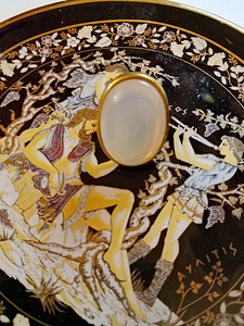 Kiiltävä pintainen messinki sormus hopean värinen lasihelmi (1 valokuva sivusta 5)