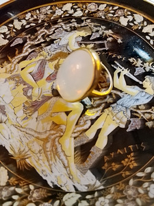 Kiiltävä pintainen messinki sormus hopean värinen lasihelmi (2 valokuva sivusta 5)