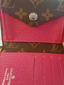 Louis Vuitton nahka lompakko omassa laatikossa (6 valokuva sivusta 9)