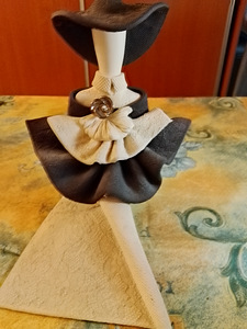 Avantgarde nainen patsas (2 valokuva sivusta 4)