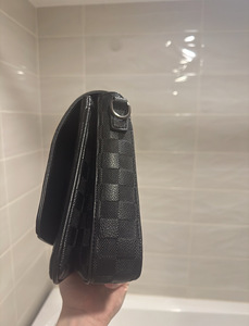 Louis Vuitton (2 foto / 3)