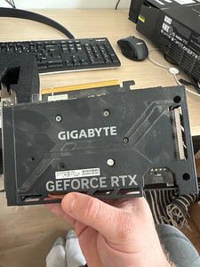 Продам Gigabyte GeForce RTX 4060 WINDFORCE OC 8G (1 фото из 3)