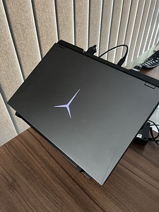 Lenovo Legion 5 Pro 16ACH6H - RTX3070 & Ryzen 7 32GB 1TB (1 foto / 2)