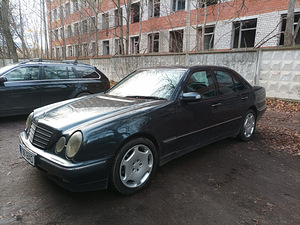 Мерседес бенц w210 e320cdi (3 фото из 4)