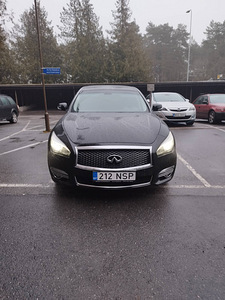 INFINITI Q70 (7 foto / 12)
