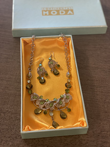 Ювелирные изделия (3 фото из 3)