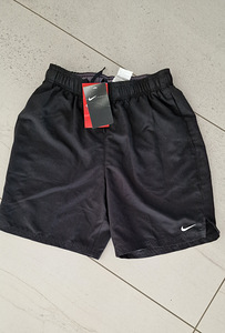 Nike мальчику новые шорты S (1 фото из 2)