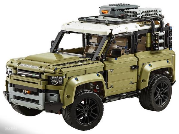 Лего Техник 42110 Land Rover Defender (фото #1)