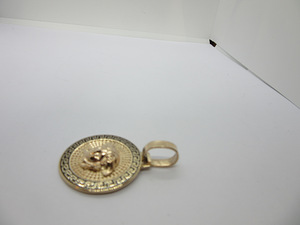 Uus-emailiga-Versace-kuldmedaljon-24,44gr. (2 foto / 4)