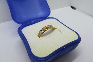 4-Золотое кольцо с голубым камнем-женское-1,22 гр.