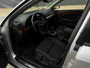 Audi A4 1.9 TDi 96 kW M/T (5 foto / 8)