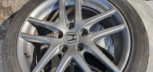 Honda 17" диски + резина (3 фото из 10)