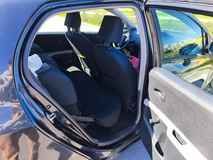 Tayota Yaris 2007 1.4 disel (8 foto / 9)
