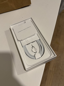 Продам iPhone 15 pro 1TB (2 фото из 10)
