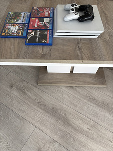 PlayStation 4 про 1тб (2 фото из 5)