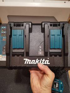 Новый 1600Nm 18V ударный гайковерт Makita DTW1002 Z с 2x3.0A (3 фото из 7)