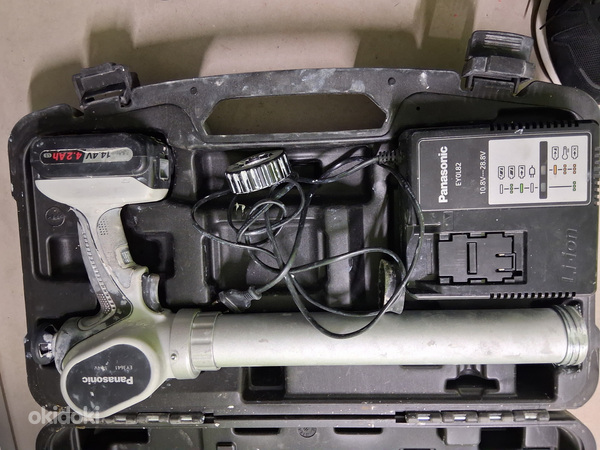 Аккумуляторный силиконовый пистолет Panasonic ey3641