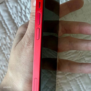 iPhone 13, Red, 128 GB (7 foto / 10)
