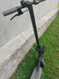 Электросамокат Xiaomi Mi Electric Scooter Essential (1 фото из 3)