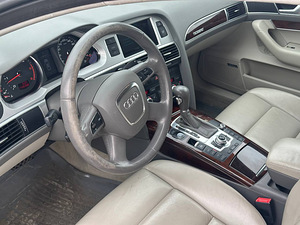Audi A6 C6 2008 quattro (4 foto / 7)